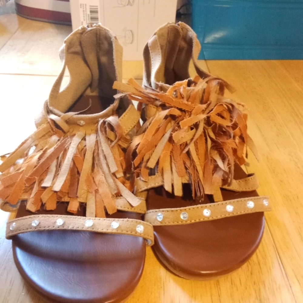 Girls sandals